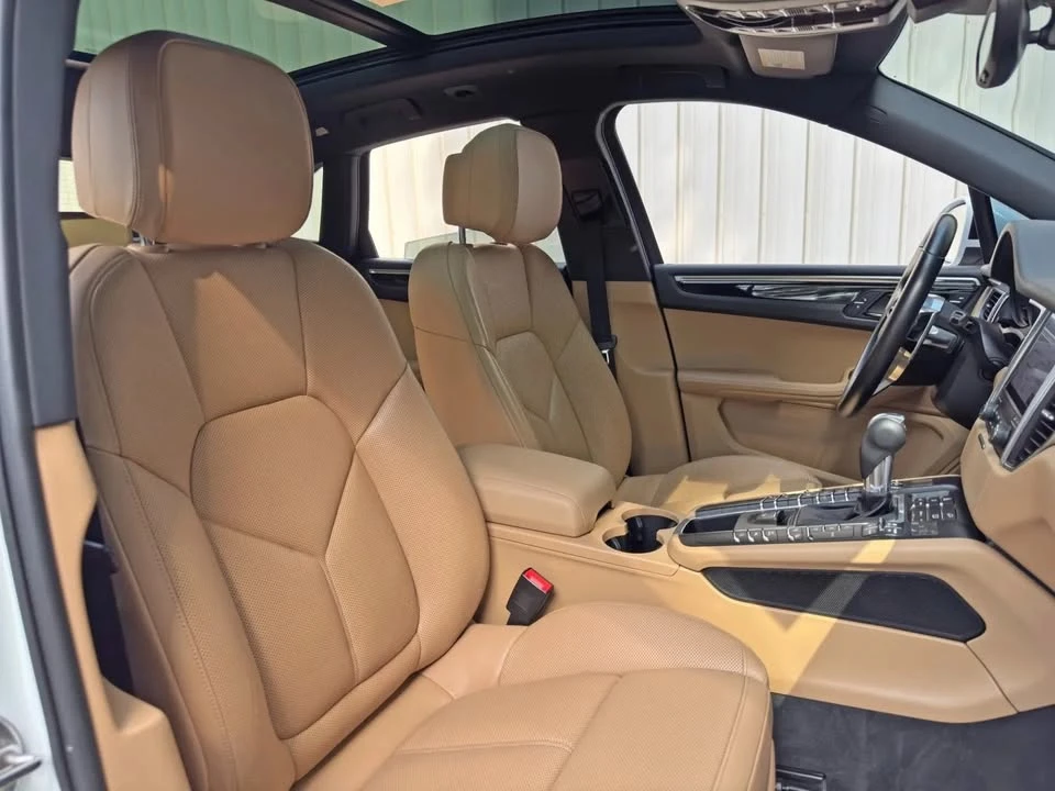 2018 Porsche Macan - Image 13 of 20