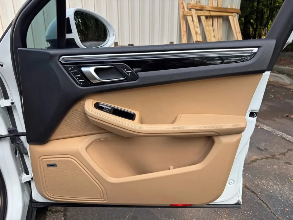 2018 Porsche Macan - Image 15 of 20