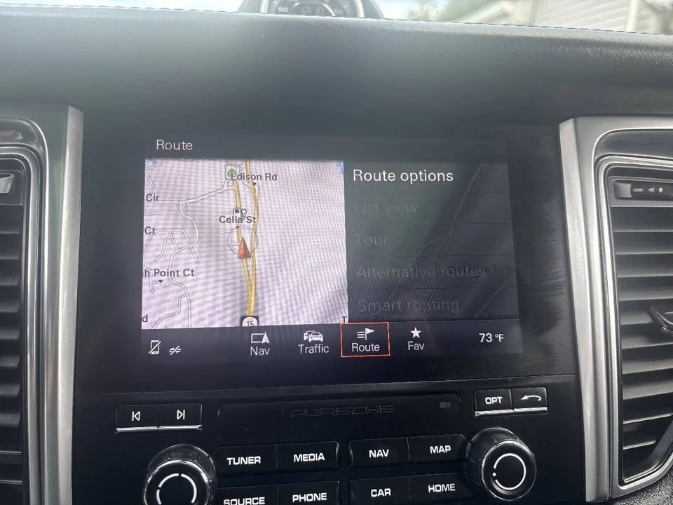 2018 Porsche Macan - Image 18 of 20