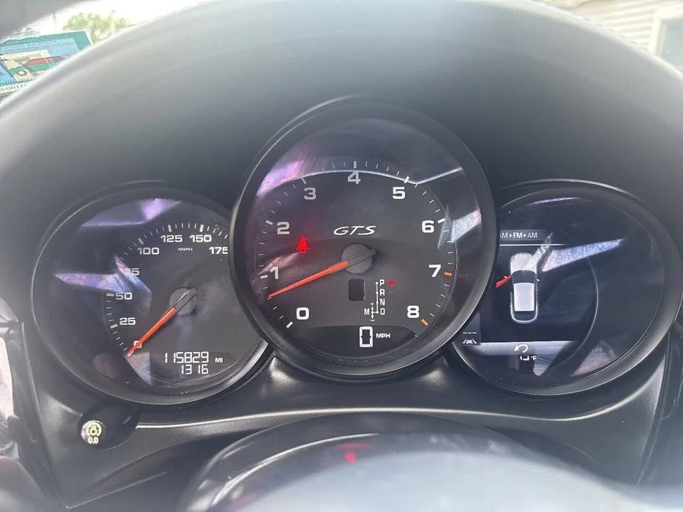 2018 Porsche Macan - Image 17 of 20