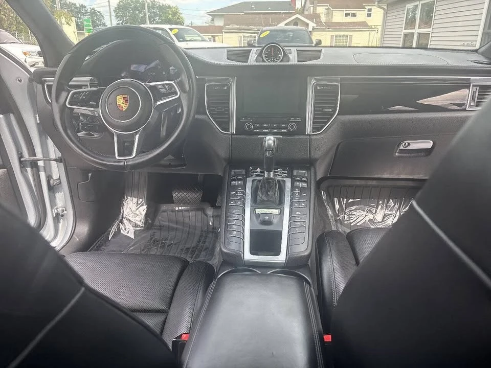 2018 Porsche Macan - Image 13 of 20