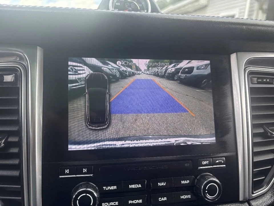 2018 Porsche Macan - Image 19 of 20