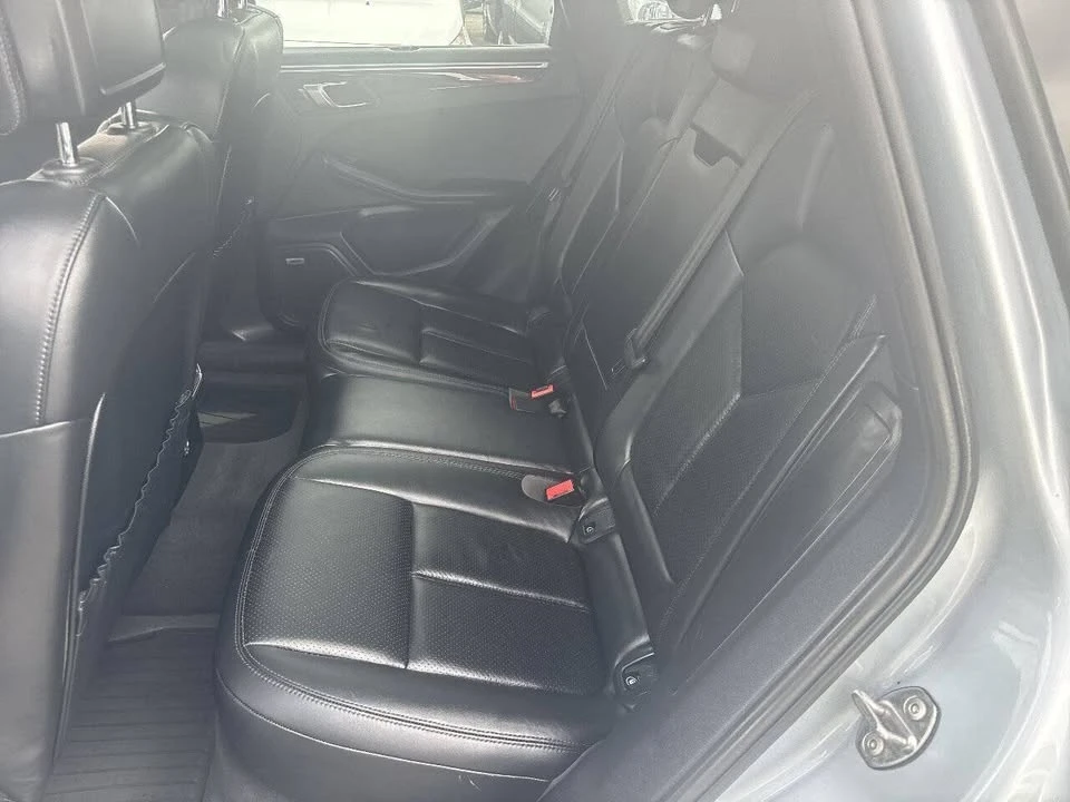 2018 Porsche Macan - Image 9 of 20