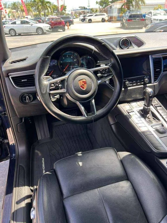 2018 Porsche Macan - Image 6 of 10