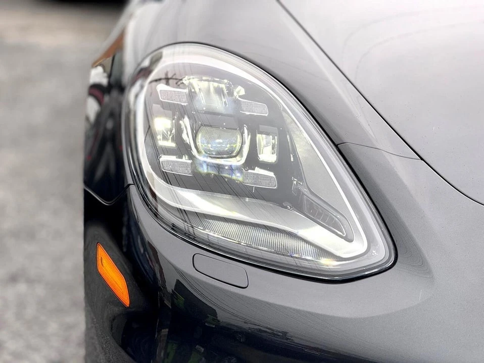 2018 Porsche 971 Panamera - Image 19 of 20