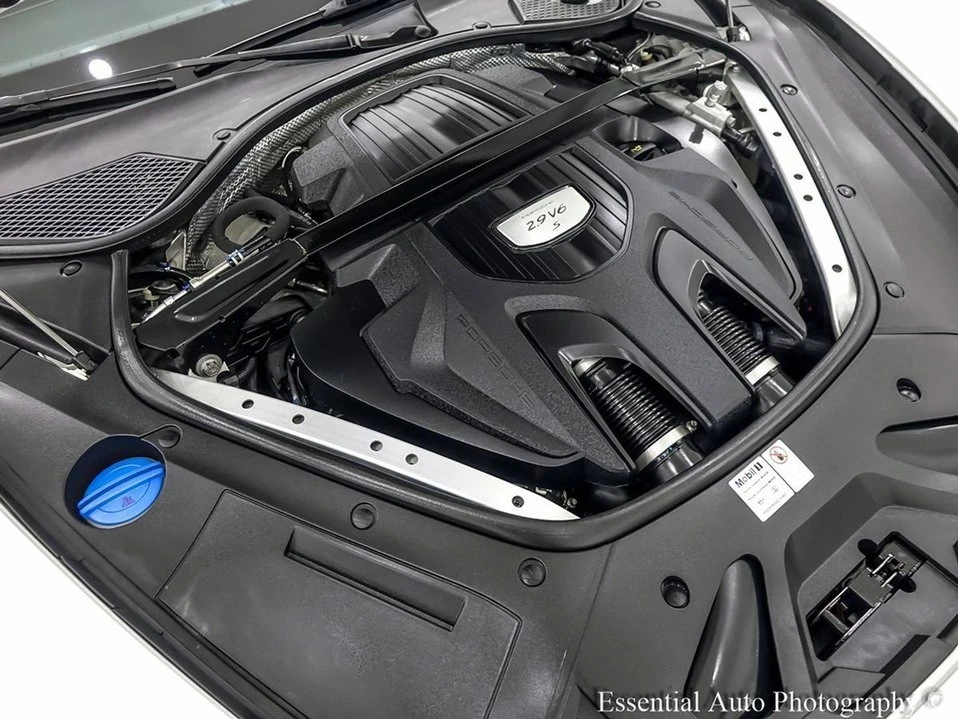 2018 Porsche 971 Panamera - Image 9 of 18