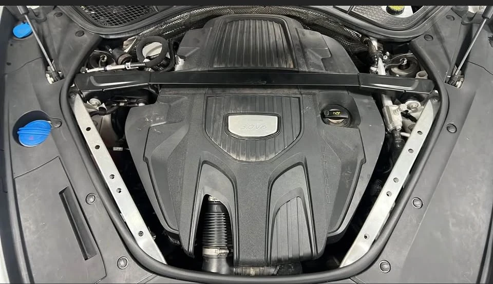 2018 Porsche 971 Panamera - Image 18 of 18