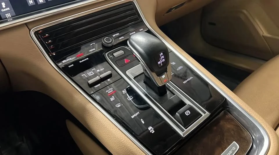 2018 Porsche 971 Panamera - Image 9 of 18