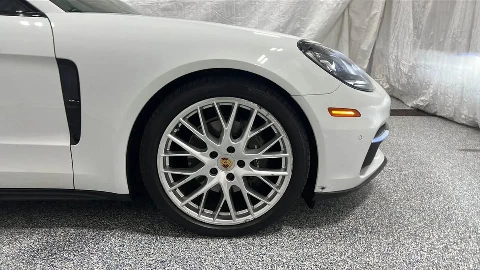 2018 Porsche 971 Panamera - Image 17 of 18