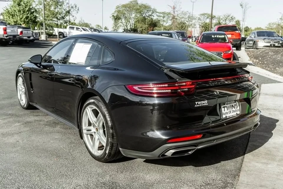 2018 Porsche 971 Panamera - Image 19 of 20