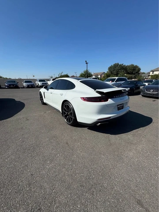 2018 Porsche 971 Panamera - Image 5 of 11