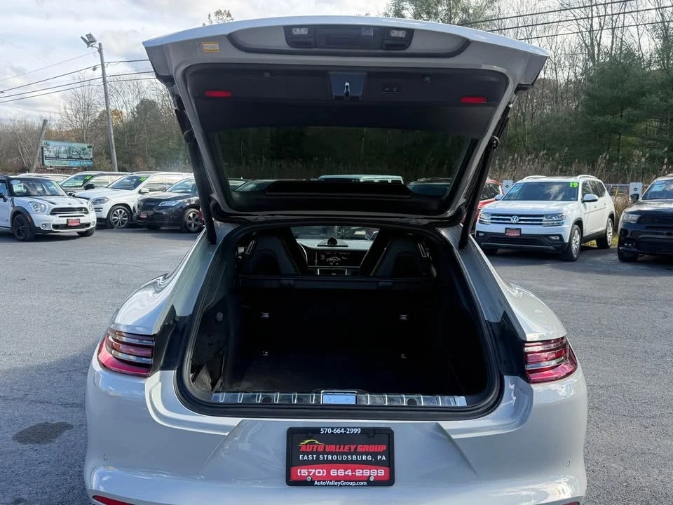 2018 Porsche 971 Panamera - Image 17 of 19