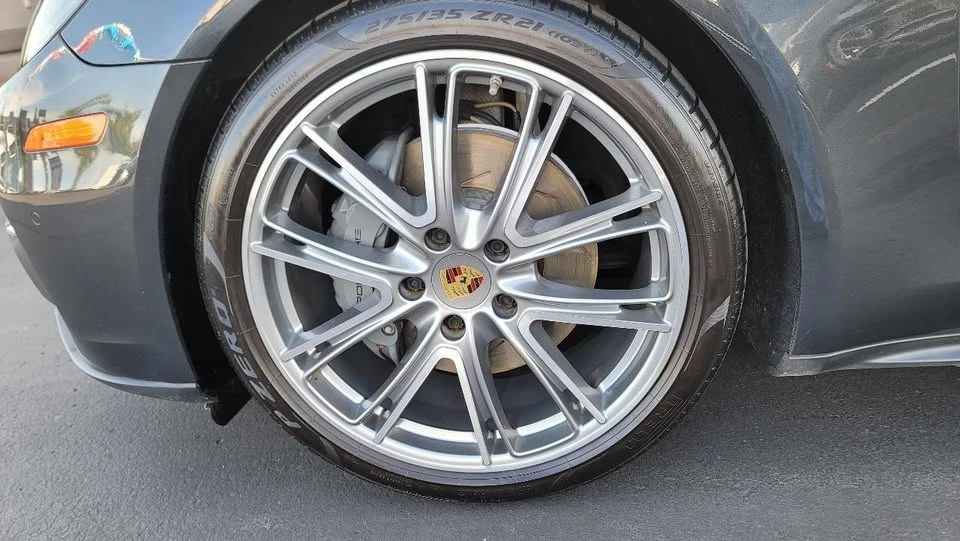 2018 Porsche 971 Panamera - Image 9 of 20