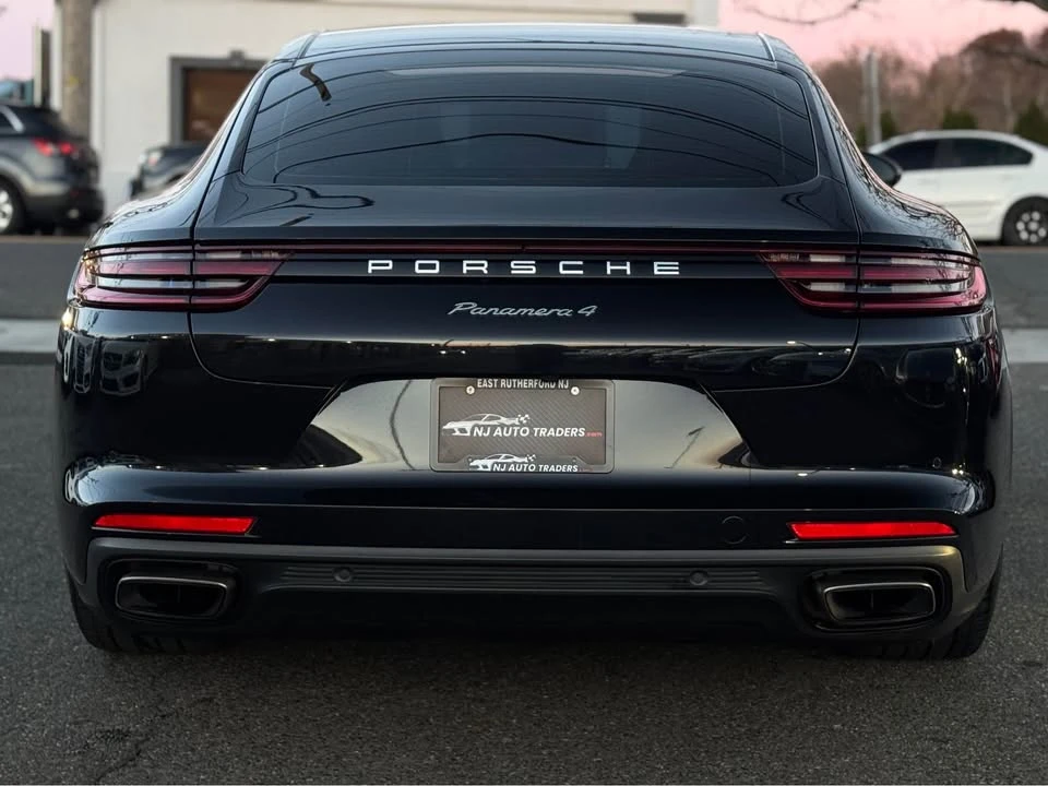 2018 Porsche 971 Panamera - Image 9 of 18