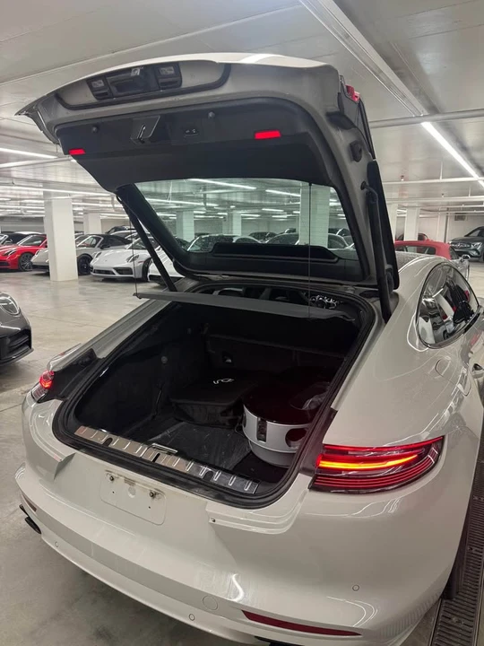 2018 Porsche 971 Panamera - Image 10 of 11