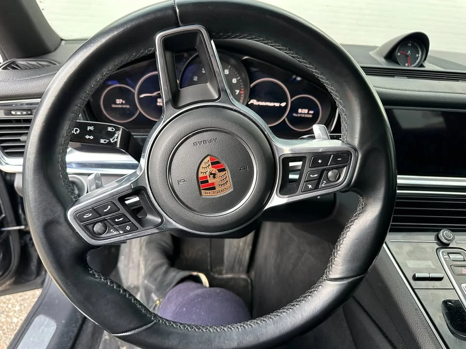 2018 Porsche 971 Panamera - Image 9 of 11