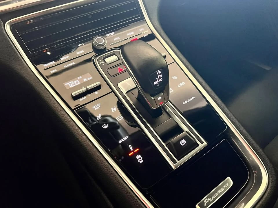 2018 Porsche 971 Panamera - Image 19 of 20
