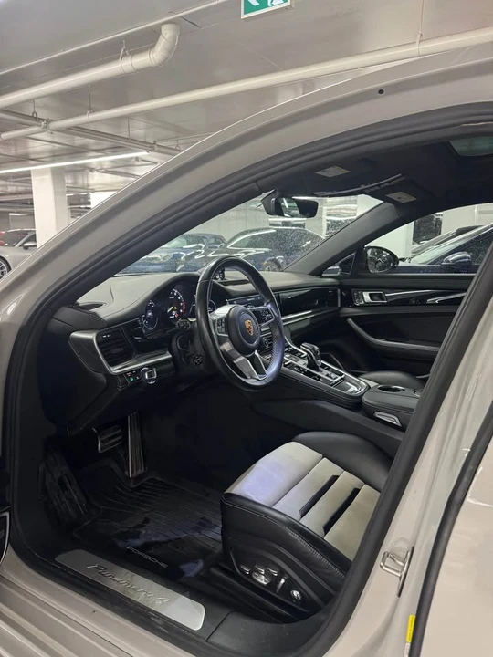 2018 Porsche 971 Panamera - Image 6 of 11