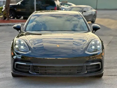 2018 Porsche Panamera