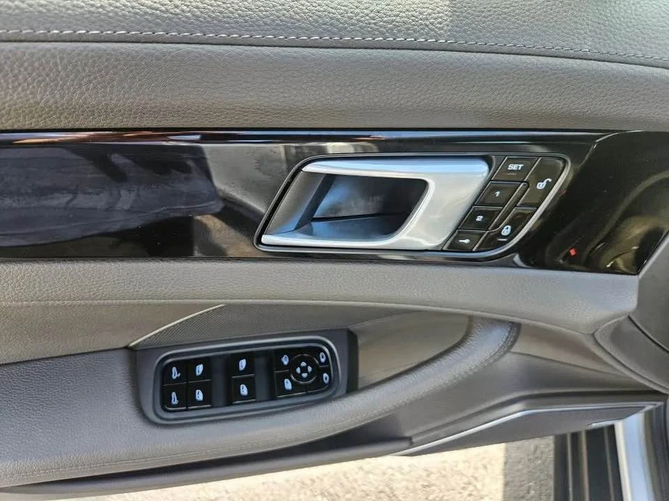 2018 Porsche 971 Panamera - Image 18 of 20