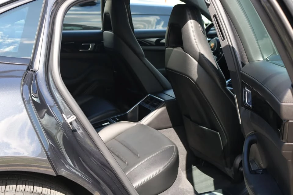 2018 Porsche 971 Panamera - Image 19 of 20