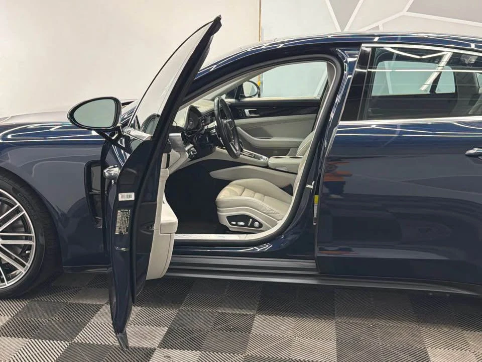 2018 Porsche 971 Panamera - Image 19 of 20