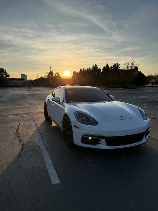 2018 Porsche 971 Panamera - Image 2 of 18
