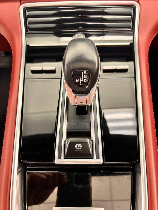 2018 Porsche 971 Panamera - Image 19 of 20