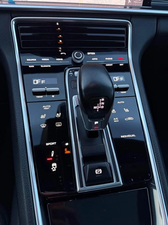 2018 Porsche 971 Panamera - Image 15 of 19