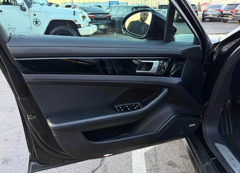 2018 Porsche 971 Panamera - Image 18 of 19
