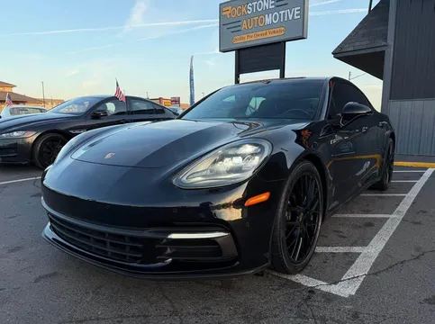 2018 Porsche Panamera 4 AWD