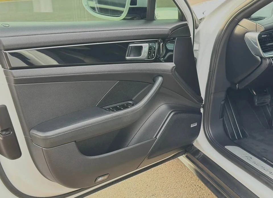 2017 Porsche 971 Panamera - Image 9 of 18