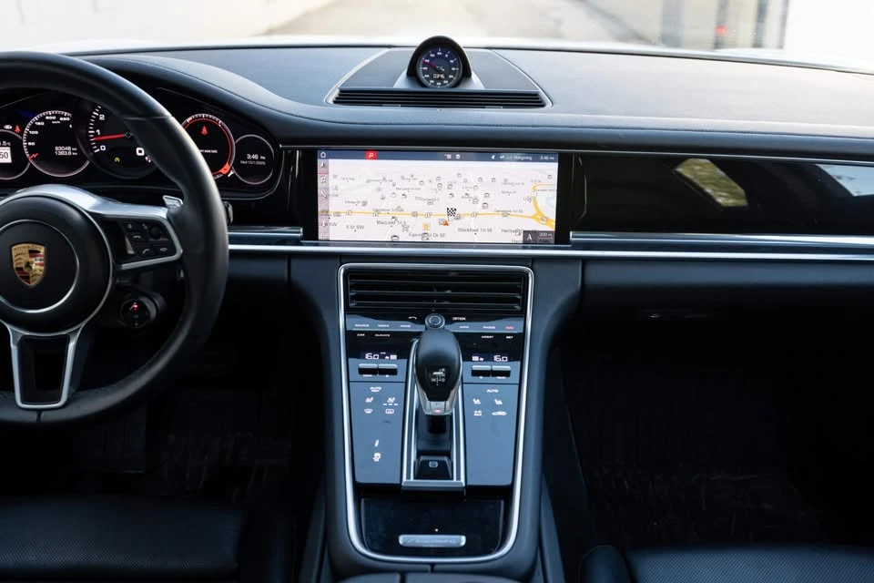 2018 Porsche 971 Panamera - Image 13 of 20