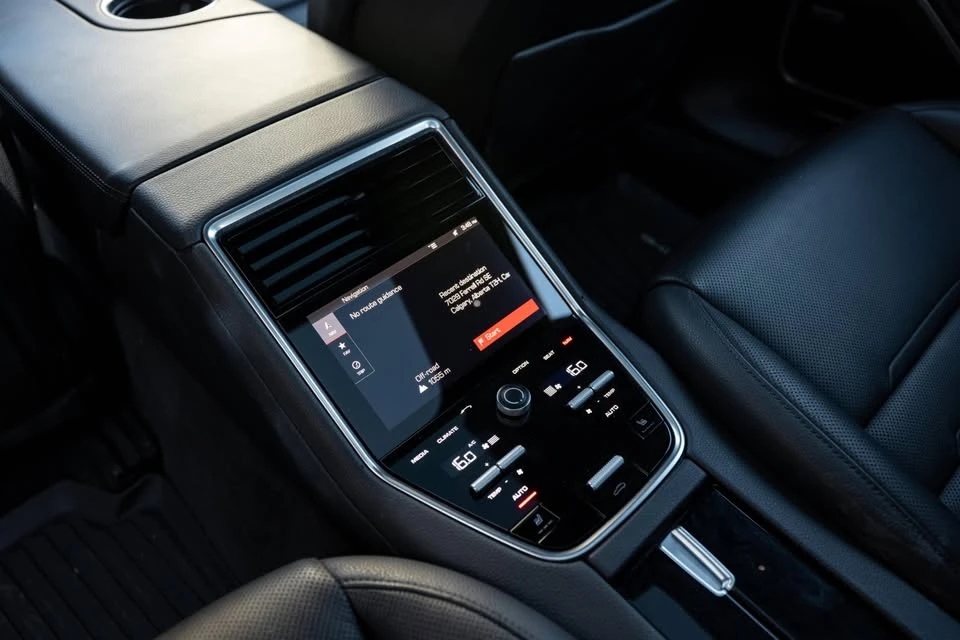 2018 Porsche 971 Panamera - Image 19 of 20