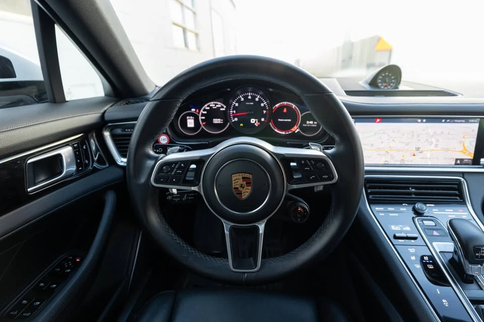 2018 Porsche 971 Panamera - Image 12 of 20
