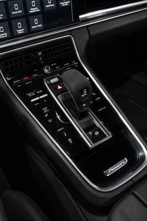 2018 Porsche 971 Panamera - Image 9 of 19