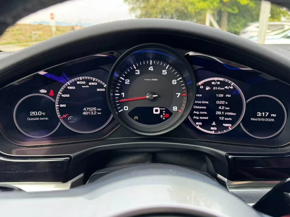 2018 Porsche 971 Panamera - Image 16 of 20