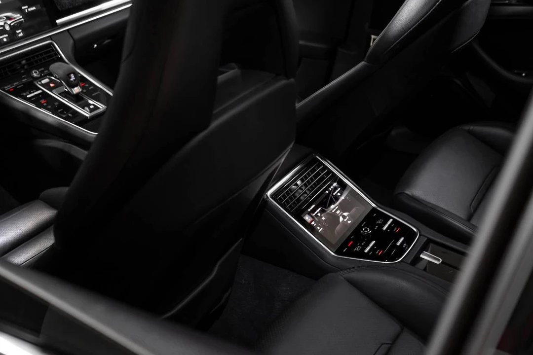 2018 Porsche 971 Panamera - Image 7 of 18