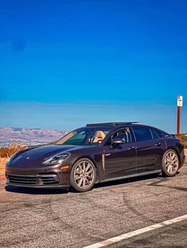 2018 Porsche Panamera 4 E-Hybrid Executive