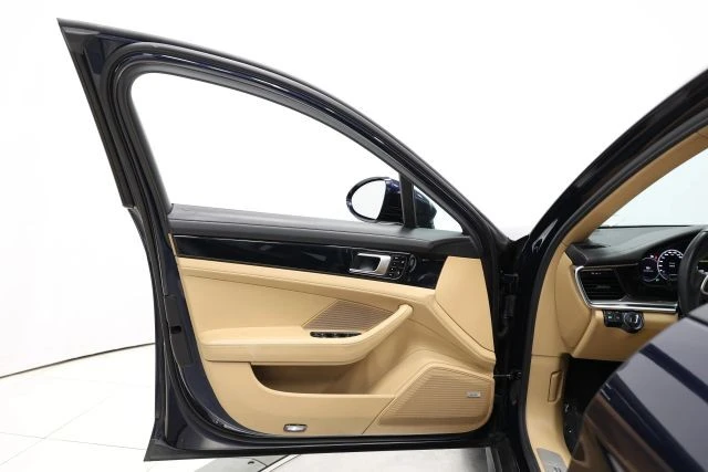 2018 Porsche 971 Panamera - Image 11 of 12