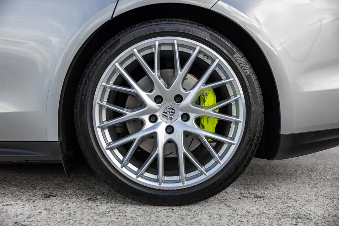 2018 Porsche 971 Panamera - Image 27 of 31