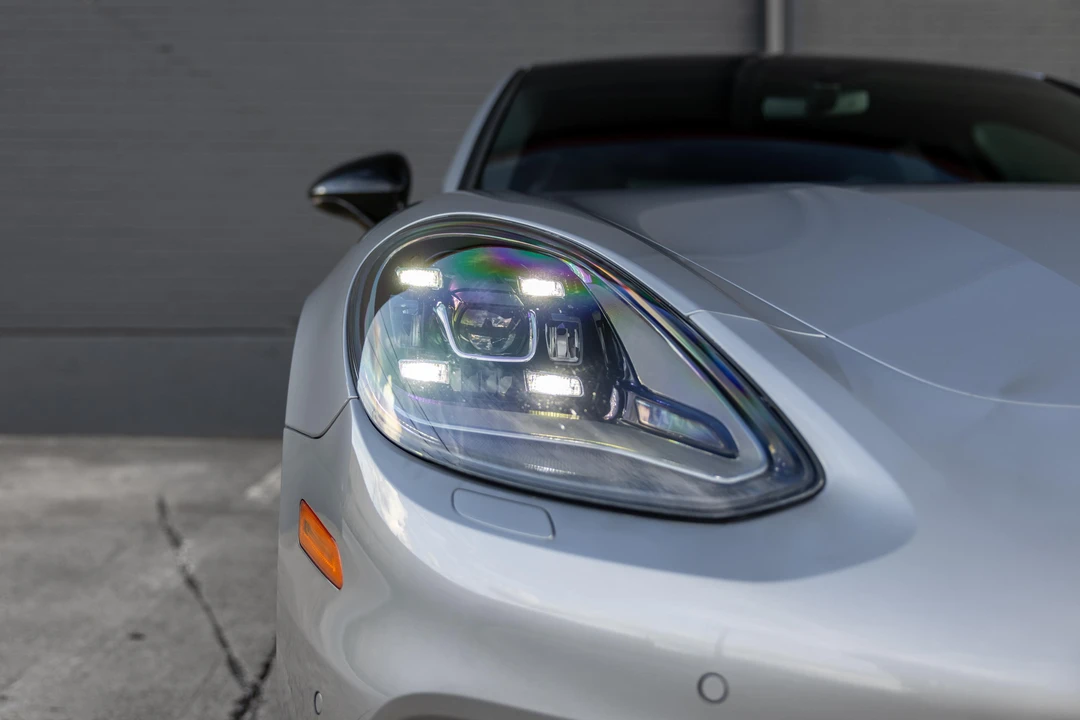 2018 Porsche 971 Panamera - Image 9 of 31
