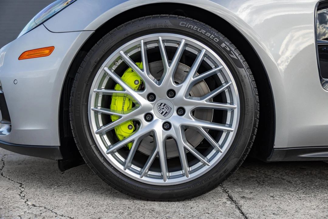 2018 Porsche 971 Panamera - Image 26 of 31