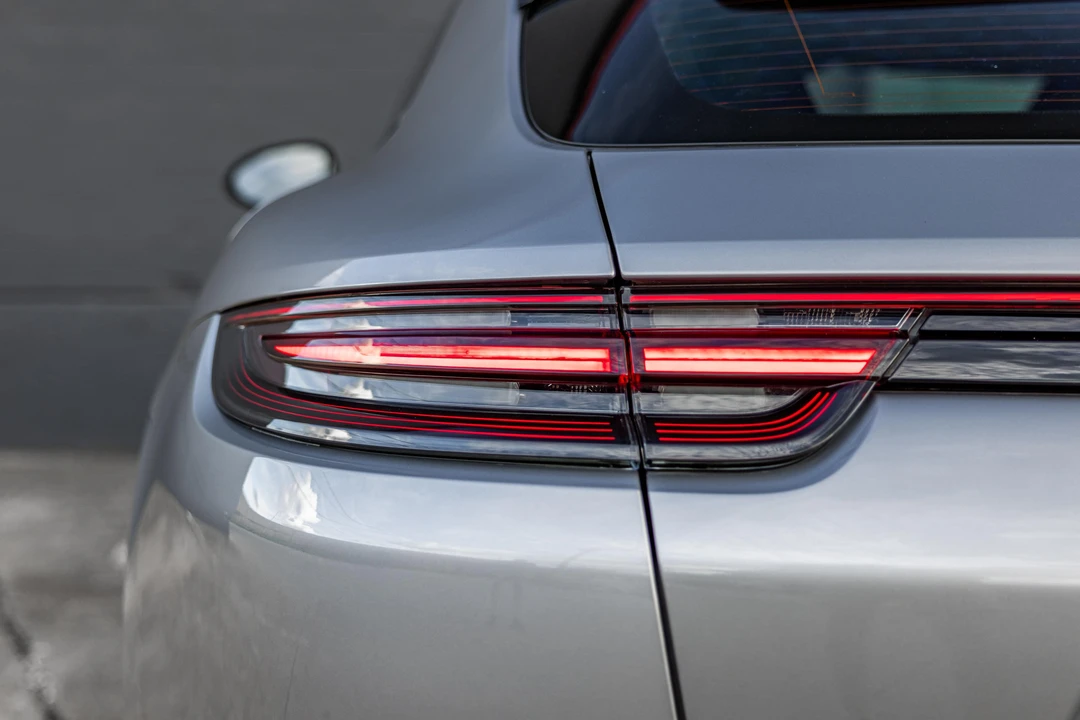 2018 Porsche 971 Panamera - Image 18 of 31