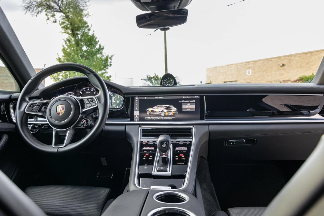 2018 Porsche 971 Panamera - Image 30 of 31