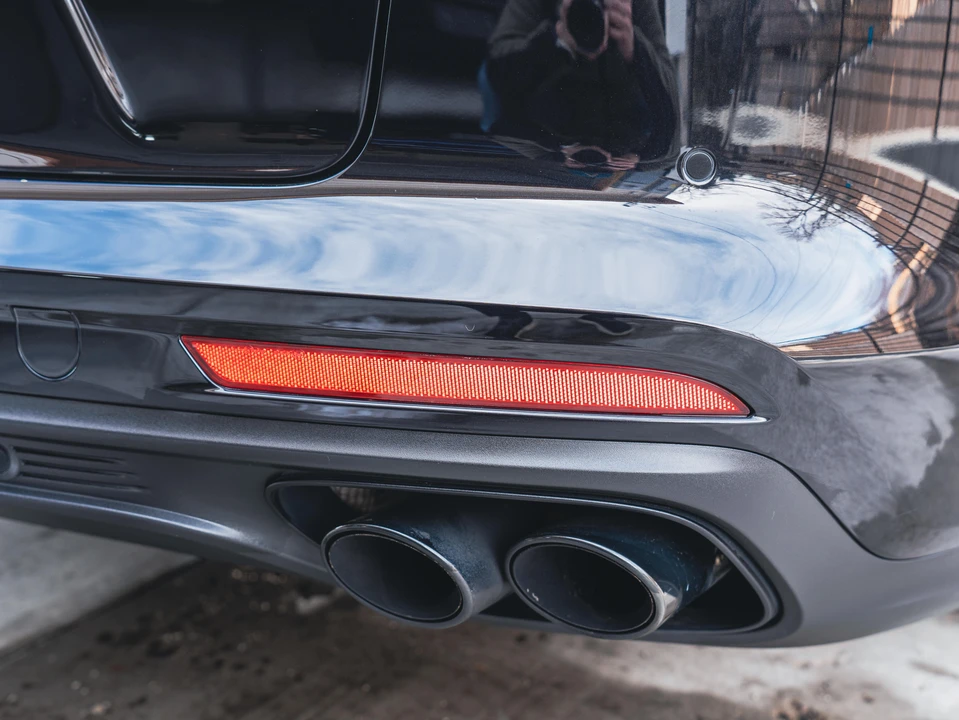 2018 Porsche 971 Panamera - Image 24 of 31