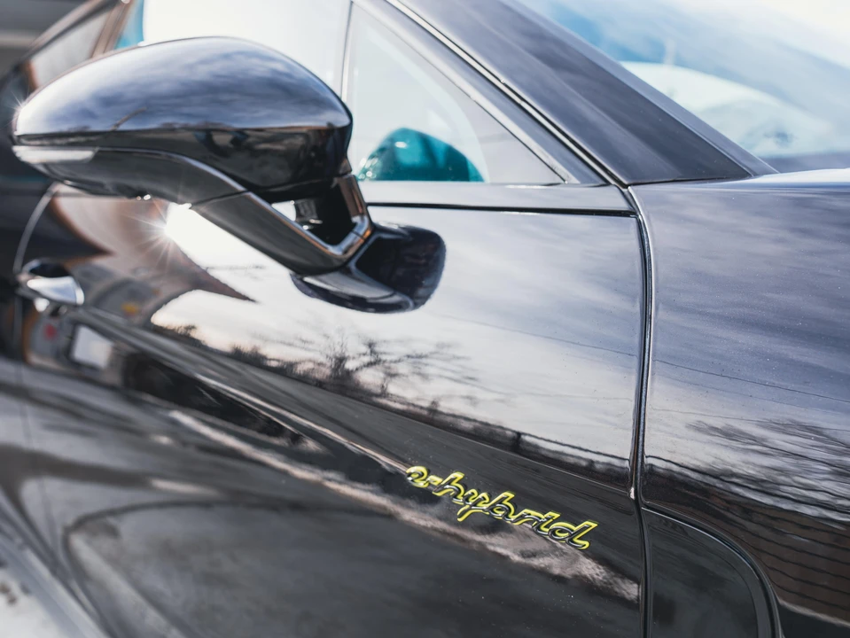 2018 Porsche 971 Panamera - Image 27 of 31
