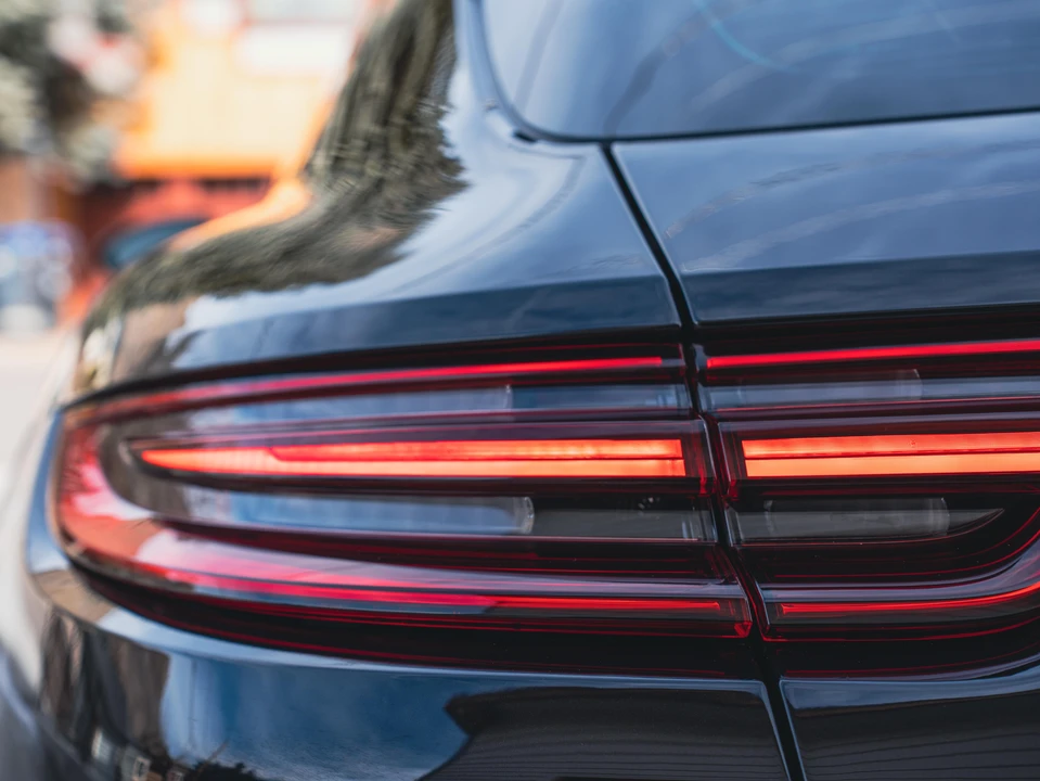 2018 Porsche 971 Panamera - Image 19 of 31