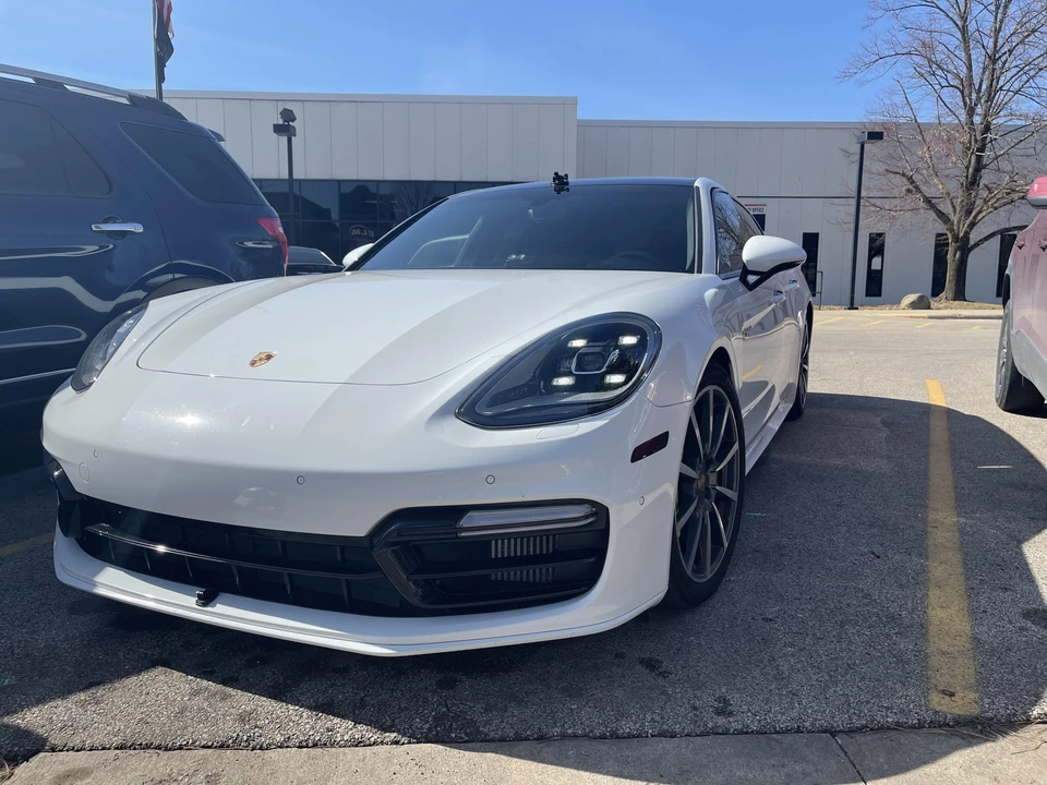 2018 Porsche 971 Panamera - Image 8 of 31