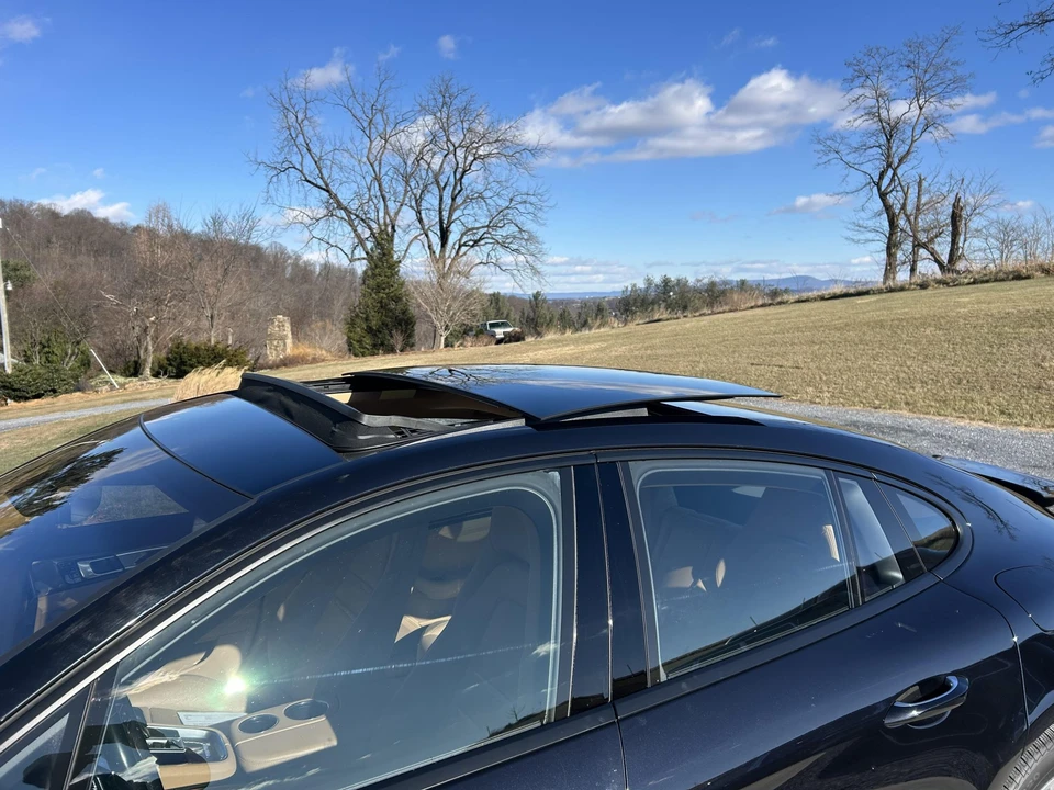2018 Porsche 971 Panamera - Image 18 of 31